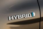 Toyota Camry Hybrid LE 2017 года (NA)
